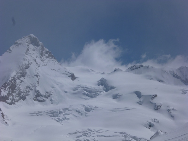 #18 Dent d Dent d'Hérens : Dent d'hérens et son épaule (cela donne envie). Photo prise depuis le col du Mont Brûlé