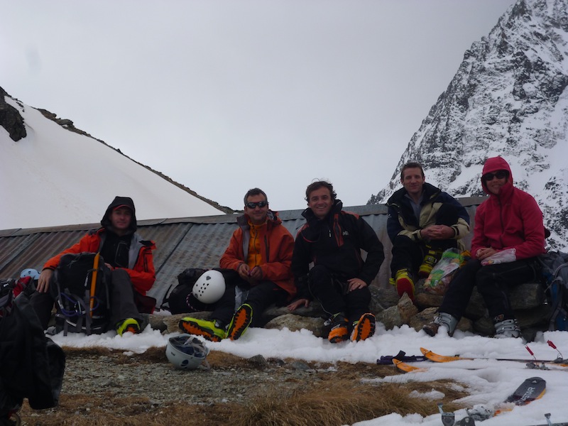 #3 Bergerie du plan de Bertol : le groupe au complet Bergerie du plan de Bertol : le groupe au complet
