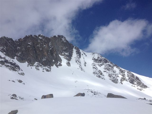 #1 couloir SE du pic de pedrons. : couloir SE du pic de pedrons. a la droite. couloir SE du pic de pedrons. : couloir SE du pic de pedrons. a la droite.