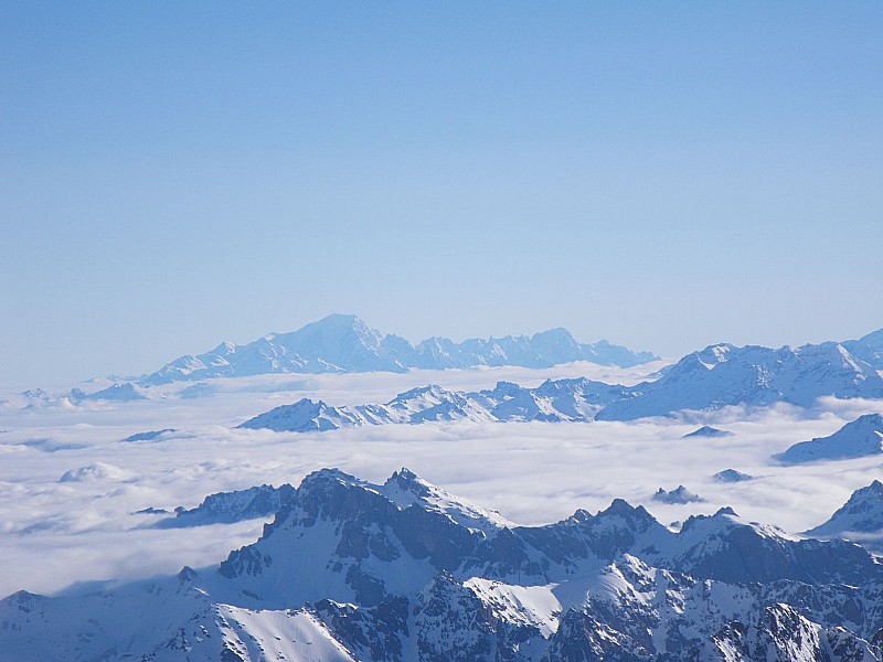 #11 Au loin le MB : La haute-savoie sous les nuages, bon plan les écrins ce week-end Au loin le MB : La haute-savoie sous les nuages, bon plan les écrins ce week-end