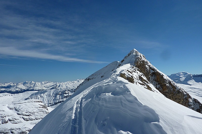 #6 Tête Colonney : Crête des Lindars après la petite redescente et traversée, passage en les rochers pas trop scabreux. Tête Colonney : Crête des Lindars après la petite redescente et traversée, passage en les rochers pas trop scabreux.
