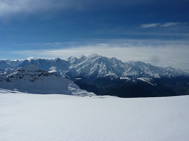 #4 Tête Colonney : Le Mont-Blanc venté et déjà dans les nuages Tête Colonney : Le Mont-Blanc venté et déjà dans les nuages