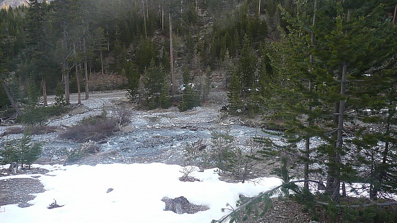 #1 Col des Portes : Départ 30m de la voiture , on traverse le ruisseau et on chausse Col des Portes : Départ 30m de la voiture , on traverse le ruisseau et on chausse