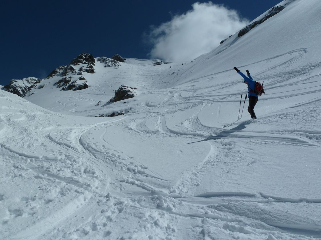 #17 Dent du Pra-Cime de la Jasse : Merci pour toute cette neige et faites qu Dent du Pra-Cime de la Jasse : Merci pour toute cette neige et faites qu'il en tombe encore jusqu'à fin Août !
... Une vue sur le chantier !