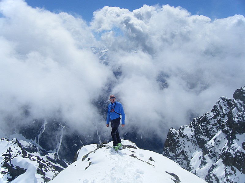 #5 Djack au sommet : le paysage et les nuages jouent à cache-cache Djack au sommet : le paysage et les nuages jouent à cache-cache