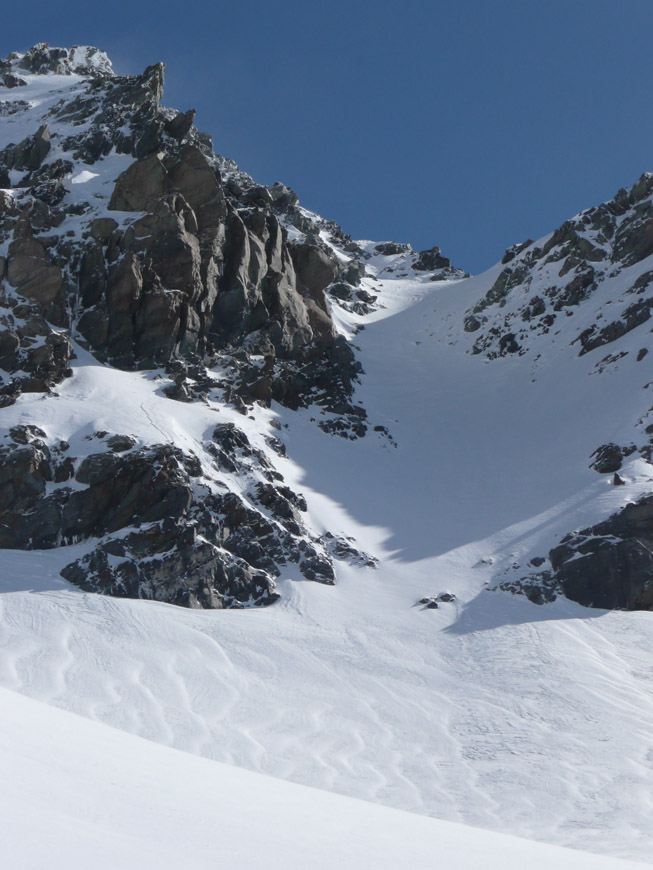 #4 Couloir SW Gébroulaz : Enorme remplissage qui promet bien ! Couloir SW Gébroulaz : Enorme remplissage qui promet bien !