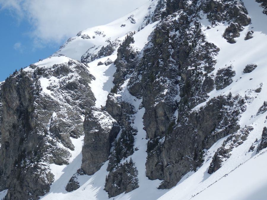 #12 Couloir Vaudaine : En bonnes conditions sur le haut et un peu gelé sur le bas Couloir Vaudaine : En bonnes conditions sur le haut et un peu gelé sur le bas