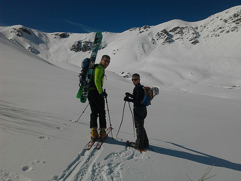 #4 Tomi et son sherpa dans le vallon Tomi et son sherpa dans le vallon