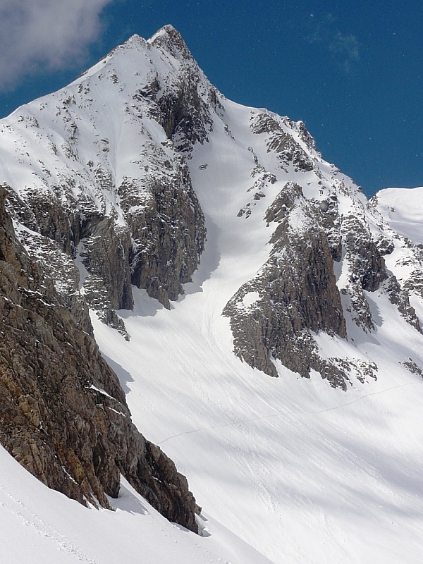 #11 couloir : un couloir sur la gauche en montant, ça l couloir : un couloir sur la gauche en montant, ça l'air sympas!!