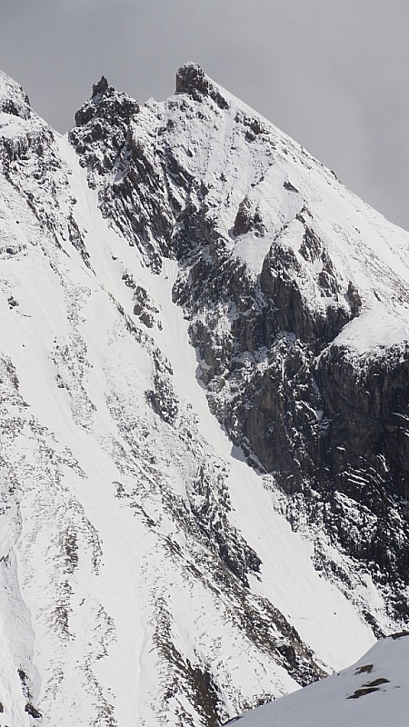 #10 Couloir des Tougnes : couloir depuis la brèche de le Pointe de la Terrasse, semble en condition aussi !!! Couloir des Tougnes : couloir depuis la brèche de le Pointe de la Terrasse, semble en condition aussi !!!