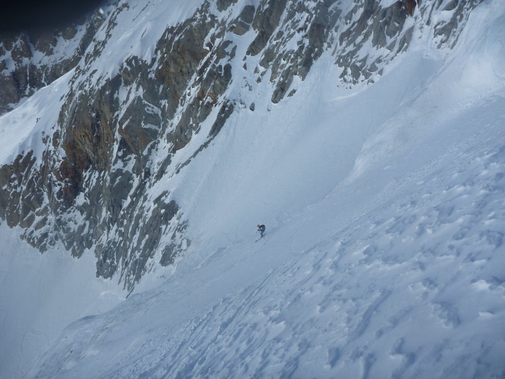 #16 Col Est du Pelvoux : Partie basse, une bonne section bien large Col Est du Pelvoux : Partie basse, une bonne section bien large