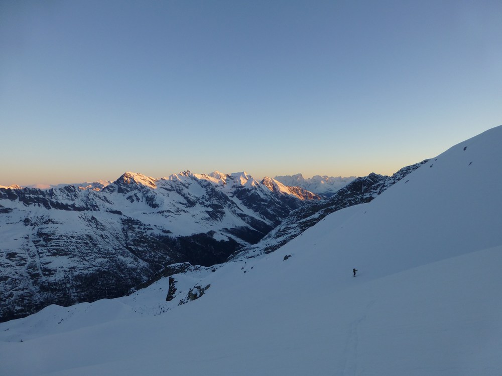 #1 Le jour se lève : sur un panorama pas dégeu Le jour se lève : sur un panorama pas dégeu