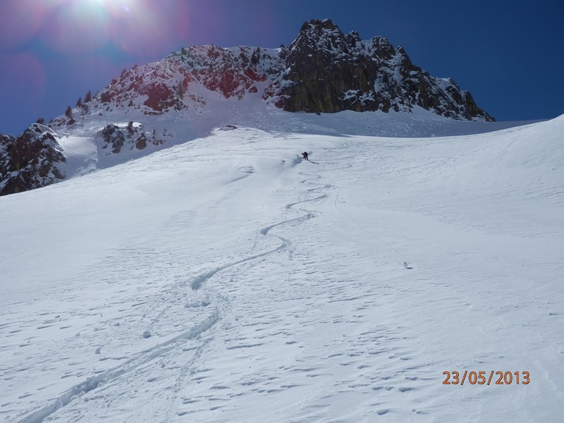 #14 Première descente : Un bon passage en poudre Première descente : Un bon passage en poudre