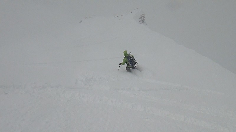 #1 Lolo profite de la poudre : Bonne 40cm au sommet Lolo profite de la poudre : Bonne 40cm au sommet