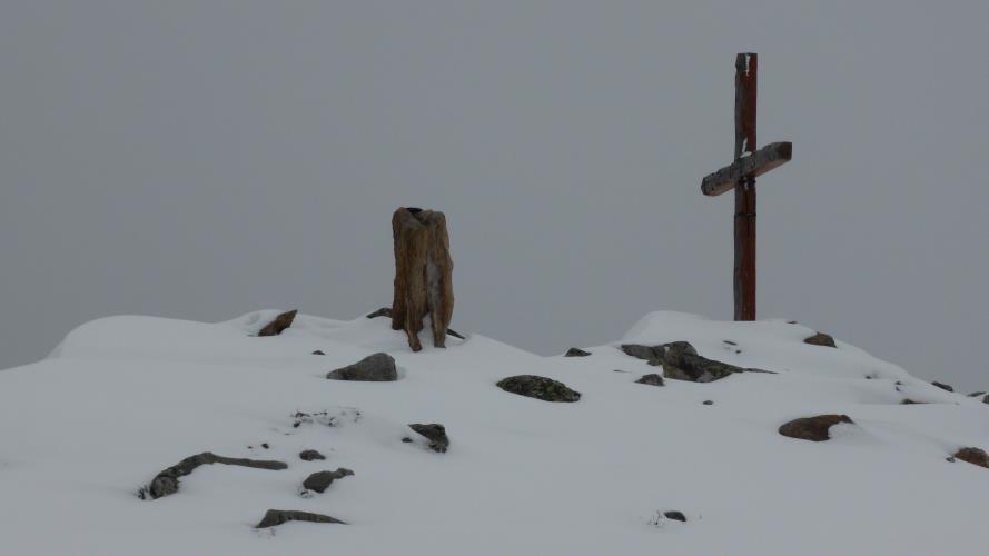 #4 Sommet : Grand Rocher et sa croix Sommet : Grand Rocher et sa croix