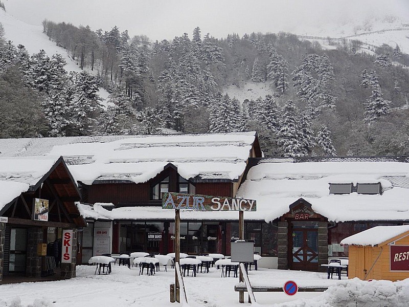 #1 Parking : Oui oui on est bien sur le parking à 1300m un 26 mai Parking : Oui oui on est bien sur le parking à 1300m un 26 mai