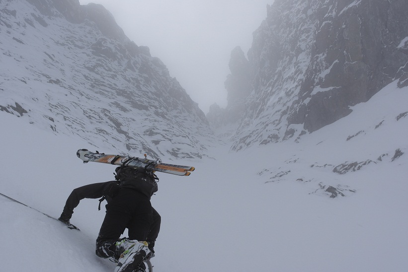 #5 Jb à la trace : dans le haut du couloir Jb à la trace : dans le haut du couloir