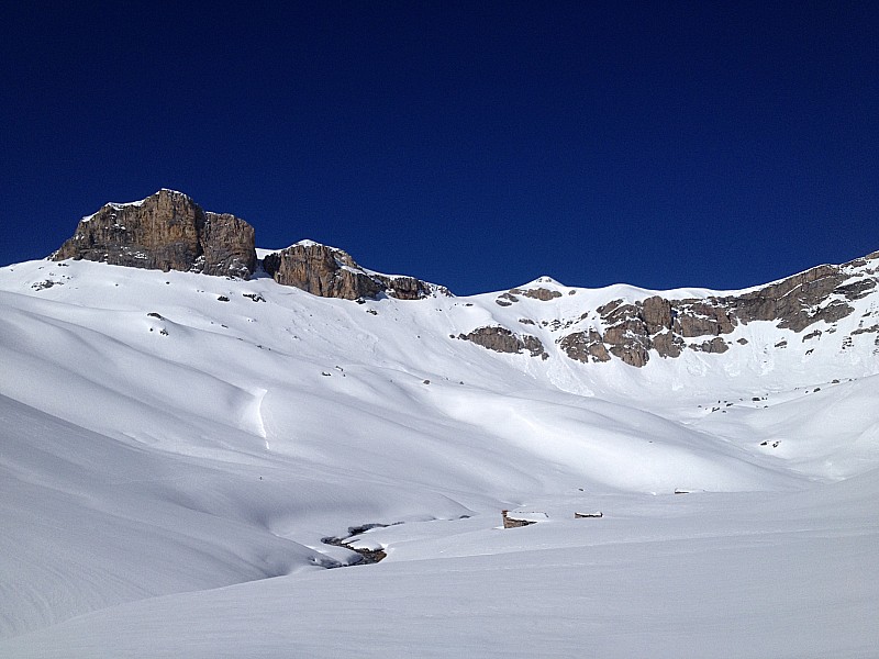 Bassa di Terrarossa 2838m : ça passe en ski.