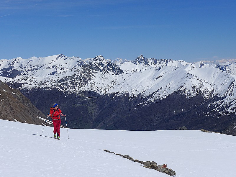 #6 Vers les lacs de l Vers les lacs de l'Eychassier : montée tranquille avec le Grand Paradis en arrière fond.