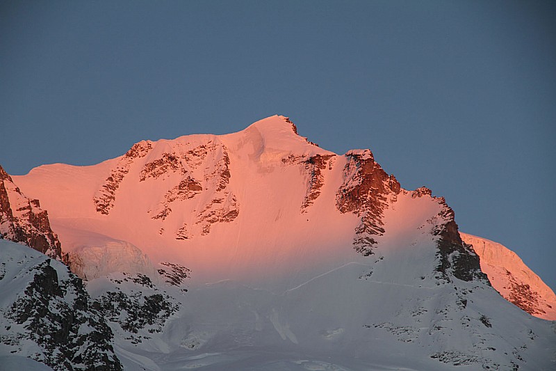 #9 Le Grand Paradis s Le Grand Paradis s'enflamme : la nuit tombe