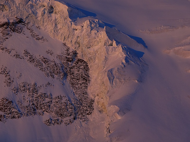 #7 premiers rayons captés : par une tranche de séracs premiers rayons captés : par une tranche de séracs