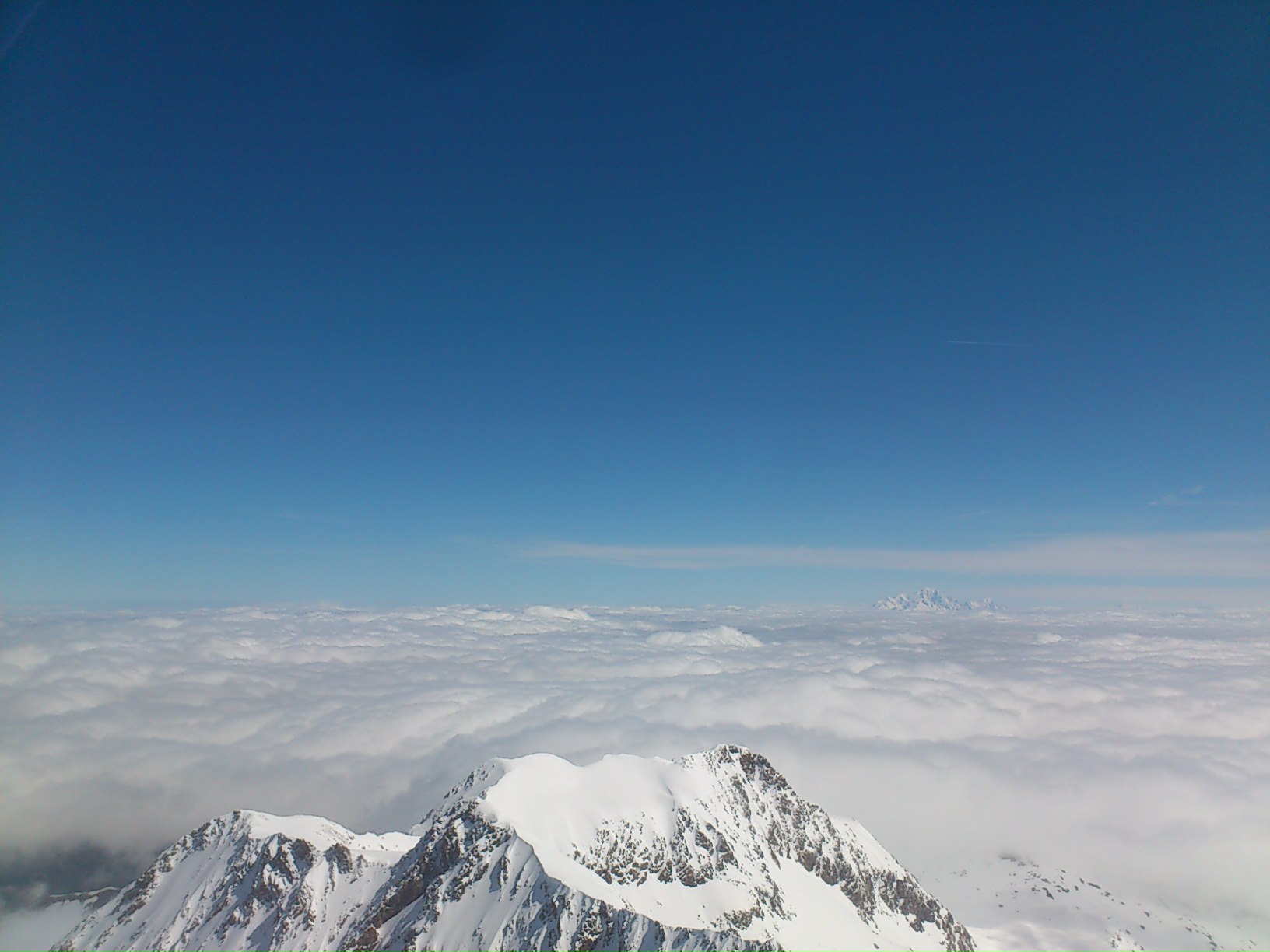 #10 mer de nuage sauf vers le sud : on est mieux la haut mer de nuage sauf vers le sud : on est mieux la haut