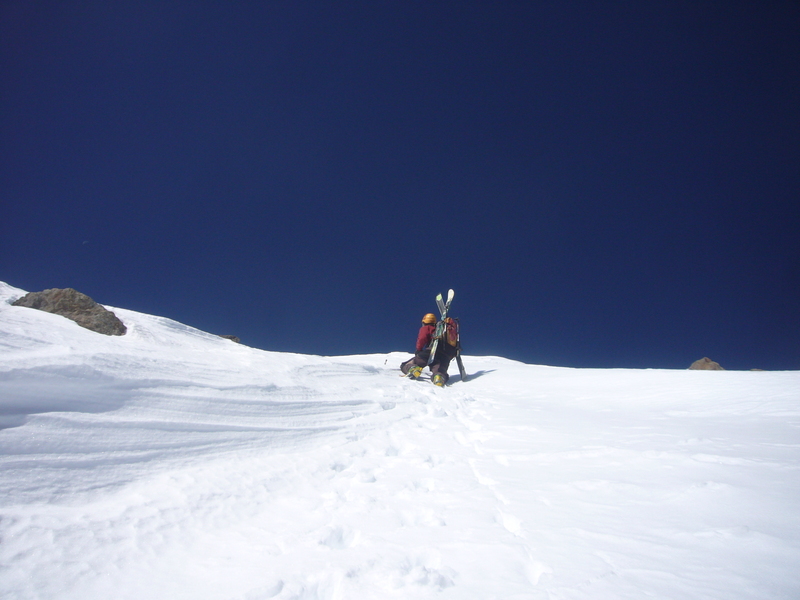 #6 Pic des Aupillous : Encore un ressaut sur la crête. Nous mènera-t-elle au sommet ? Pic des Aupillous : Encore un ressaut sur la crête. Nous mènera-t-elle au sommet ?
