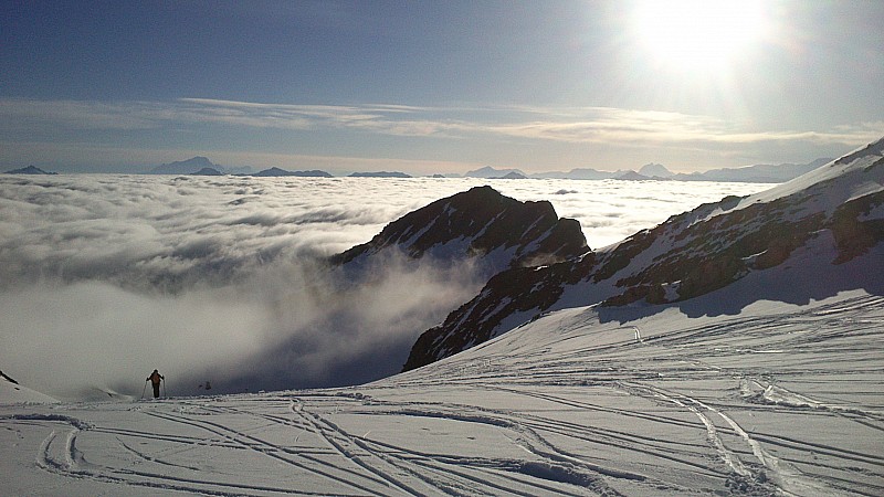 #3 étendard : dans la montée de la piste de ski, paysage splendide ! étendard : dans la montée de la piste de ski, paysage splendide !