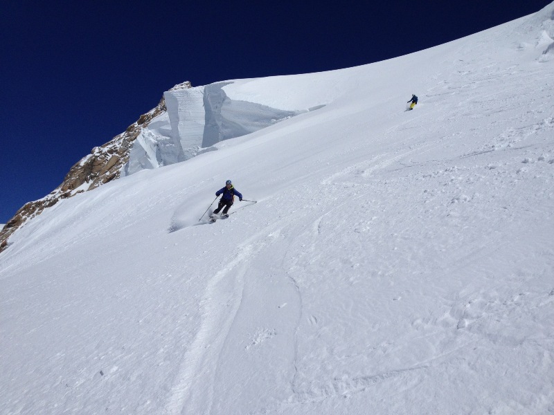 #11 très bonne neige ici : quand je pense que certains sont montés à pied la matin sans les skis... très bonne neige ici : quand je pense que certains sont montés à pied la matin sans les skis...