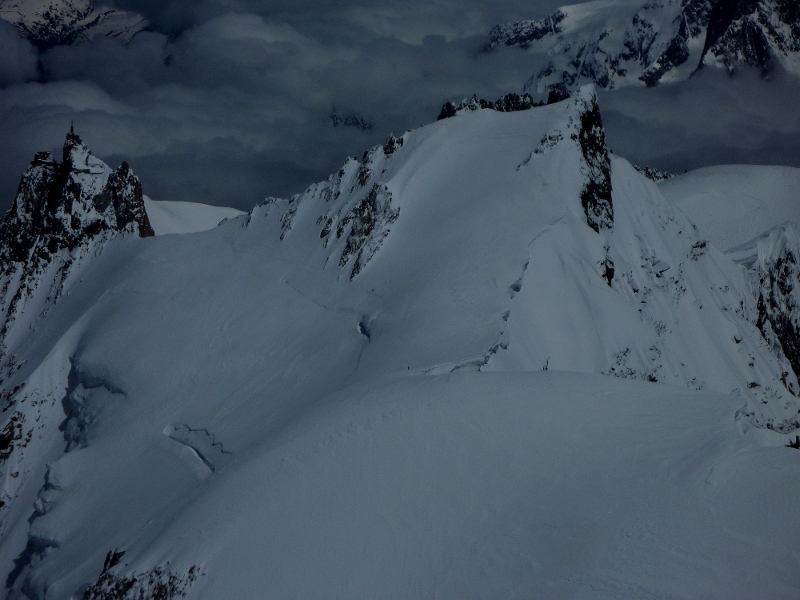 #14 depuis le Maudit : Les deux petits points c depuis le Maudit : Les deux petits points c'est Etienne et Manu qui arrivent de l'aiguille du midi