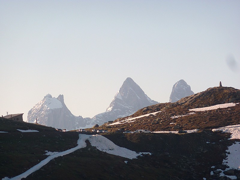 #1 Gros cairns : Les 3 aiguilles d Gros cairns : Les 3 aiguilles d'Arves qui étaient 4