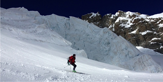#11 Sérac : De toute beauté cette descente entourées de séracs ! Sérac : De toute beauté cette descente entourées de séracs !