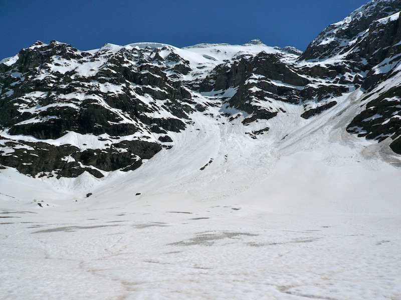 #5 verrou : passage du verrou bien enneigé et pentes sous le glacier supérieur du Vallonnet. verrou : passage du verrou bien enneigé et pentes sous le glacier supérieur du Vallonnet.