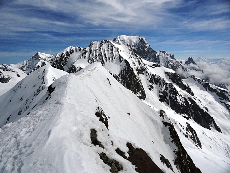 #10 Aiguille des Glaciers : Vers le Mont Blanc et son austère côté italien Aiguille des Glaciers : Vers le Mont Blanc et son austère côté italien