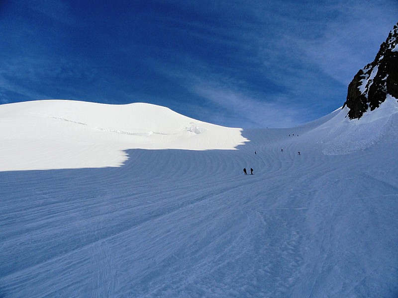 #7 Aiguille des Glaciers : Sous le dôme de neige, ombre et lumière Aiguille des Glaciers : Sous le dôme de neige, ombre et lumière