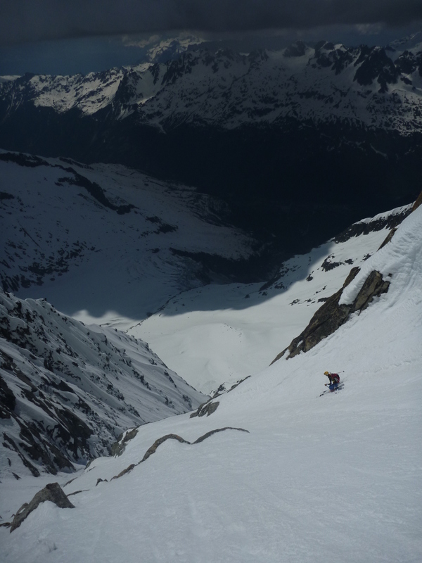 #13 Chardonnet : Et pendant le temps la, un bel orage s Chardonnet : Et pendant le temps la, un bel orage s'abat pas tres loin...