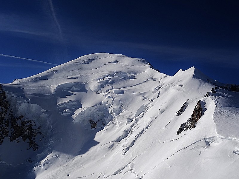 #2 Itinéraires : Itinéraire de montée à droite (abri Vallot) et de descente à gauche (face Nord) Itinéraires : Itinéraire de montée à droite (abri Vallot) et de descente à gauche (face Nord)