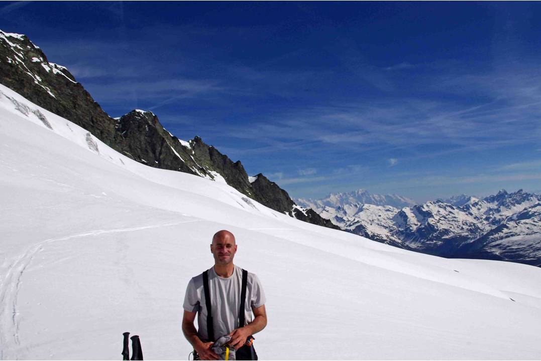 #4 Pause 3000 : On reprend des forces sur le replat du Glacier SUD de La Gurraz. Pause 3000 : On reprend des forces sur le replat du Glacier SUD de La Gurraz.