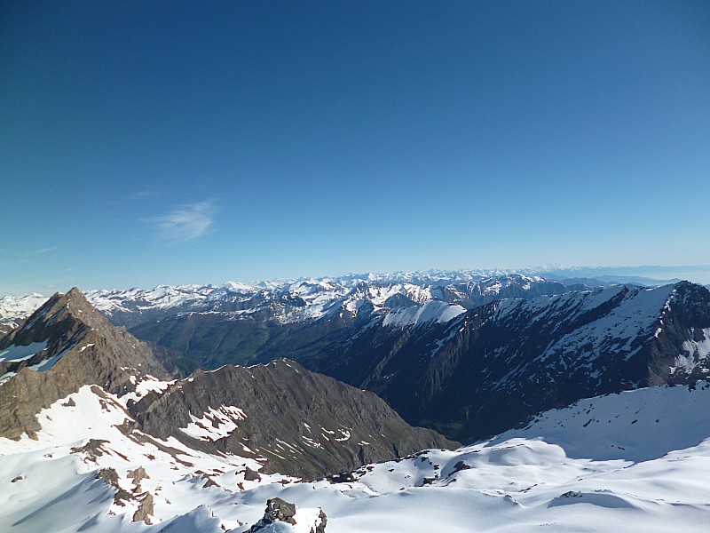 #4 Vue du sommet : Bien dégagé vers le nord ce matin (ce ne sera plus le cas à Rocca Rossa). Vue du sommet : Bien dégagé vers le nord ce matin (ce ne sera plus le cas à Rocca Rossa).