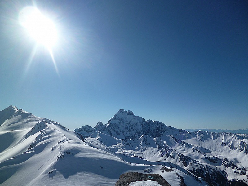 #3 Vue du sommet : Le Viso droit devant Vue du sommet : Le Viso droit devant