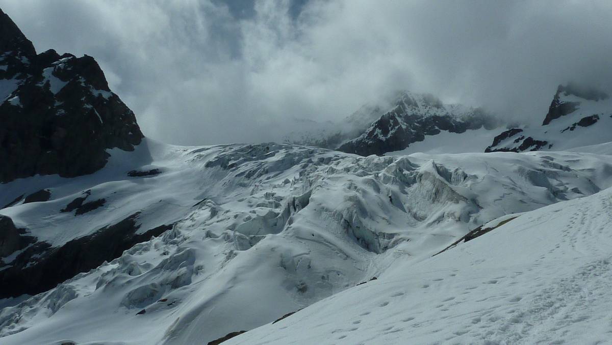 #3 Glacier Blanc : la barre de serac est bien remplie Glacier Blanc : la barre de serac est bien remplie