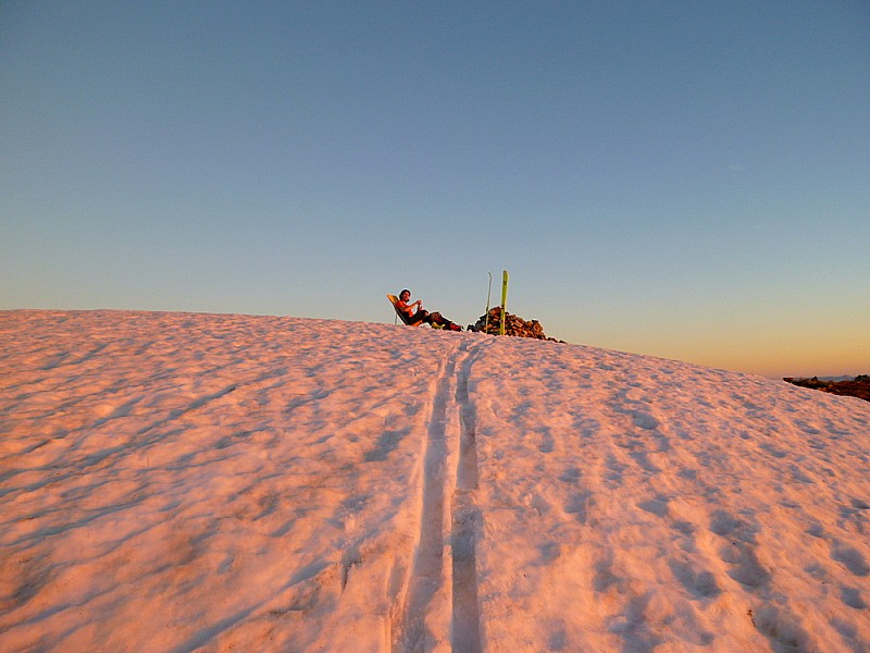 #13 Chamrousse Plage : Rob attend sa biere Chamrousse Plage : Rob attend sa biere