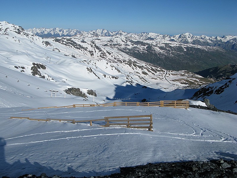 #2 Le vallon de Thorens : Du col de Thorens, une idée de l Le vallon de Thorens : Du col de Thorens, une idée de l'enneigement (très bon) dans les environs. On peut encore "faire" !