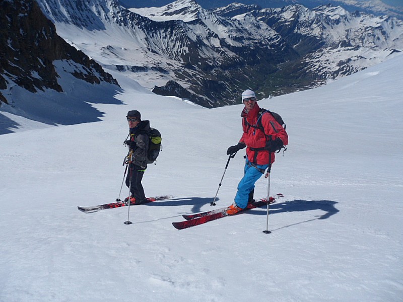 #7 A des Glaciers : Nos compagnons du jour, allez la bibine est à nos pieds. A des Glaciers : Nos compagnons du jour, allez la bibine est à nos pieds.