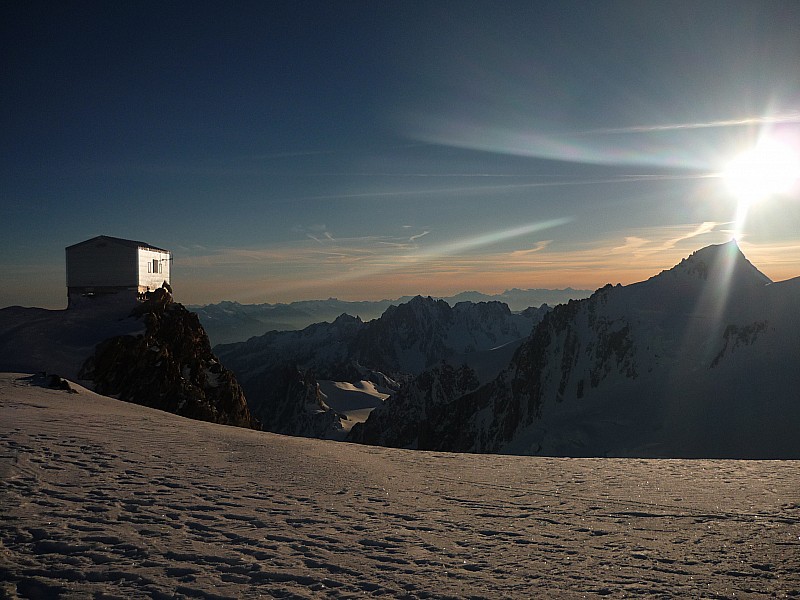 #11 Refuge Vallot : Petit replat bienvenu à 4360m Refuge Vallot : Petit replat bienvenu à 4360m