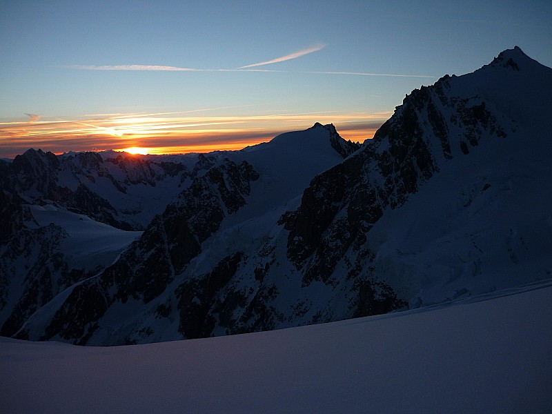 #9 Aiguille midi , Tacul , Maudit : L Aiguille midi , Tacul , Maudit : L'astre du jour pointe son nez!
