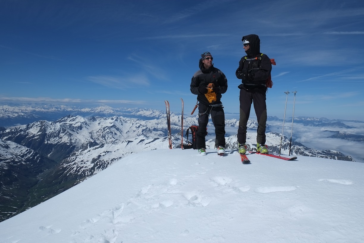 #21 Aiguille des Glaciers : Les 2 compères au sommet ;-) Aiguille des Glaciers : Les 2 compères au sommet ;-)