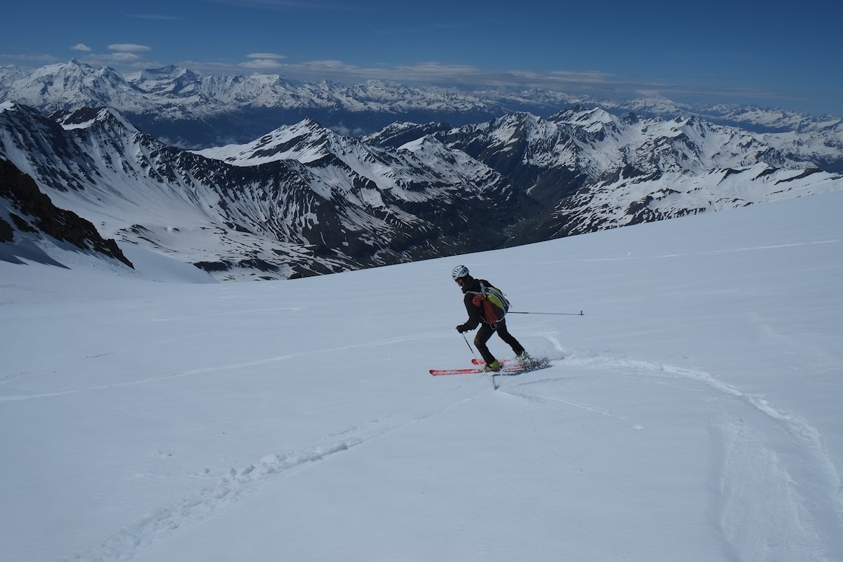 #25 Aiguille des Glaciers : Raph à l Aiguille des Glaciers : Raph à l'oeuvre dans une neige difficile