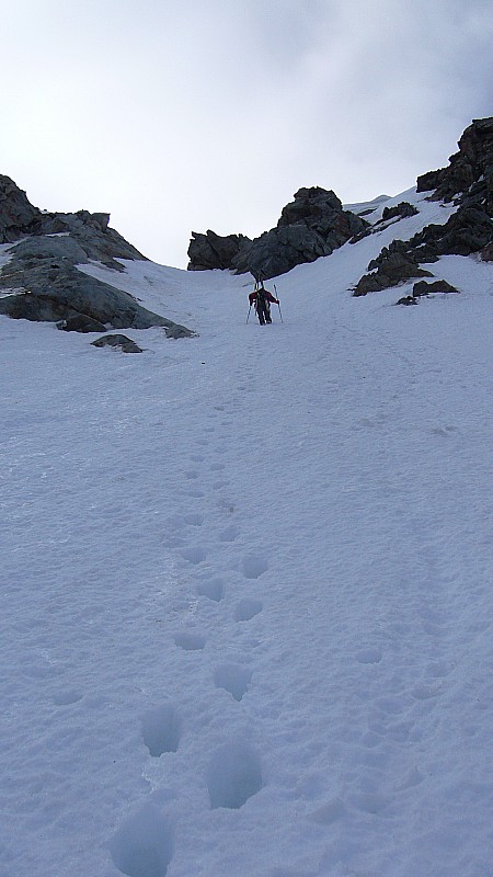 Brêche de la Cochette : Aucune difficulté pour accéder à la Brêche, l'enneigement est conséquent. On est bien rassuré à ce moment là.