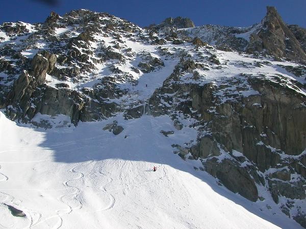 #1 Aiguille du tacul : le petit rappel en bas de la face .Avec suffisament de neige, ça doit passer .
Photo de Laurent Leemans Aiguille du tacul : le petit rappel en bas de la face .Avec suffisament de neige, ça doit passer .
Photo de Laurent Leemans